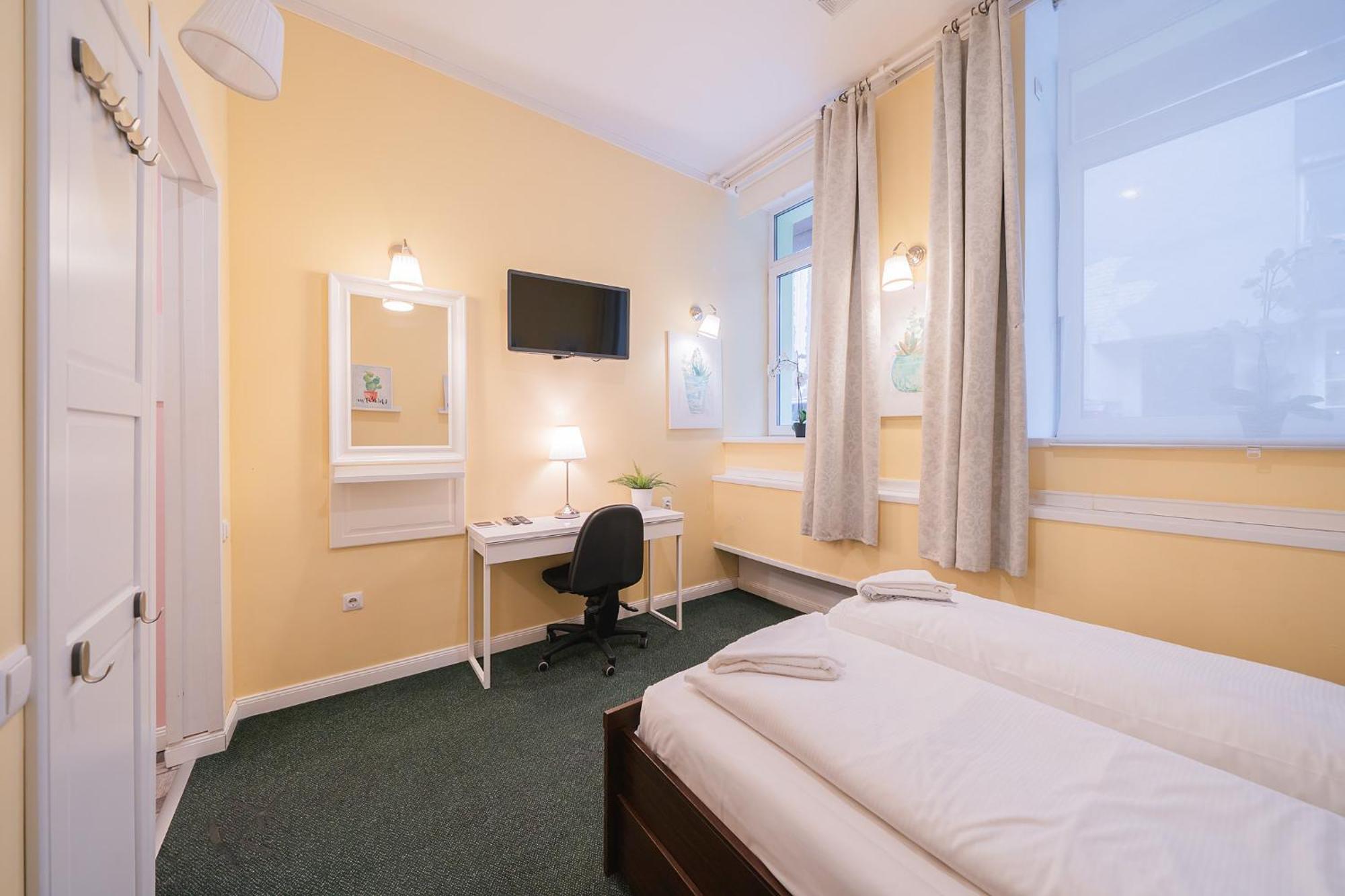 Station Self Check-In Apartments Вилнюс Екстериор снимка